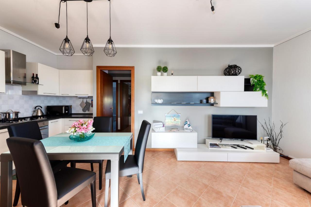 Wolf House - Sirmione Holiday מראה חיצוני תמונה
