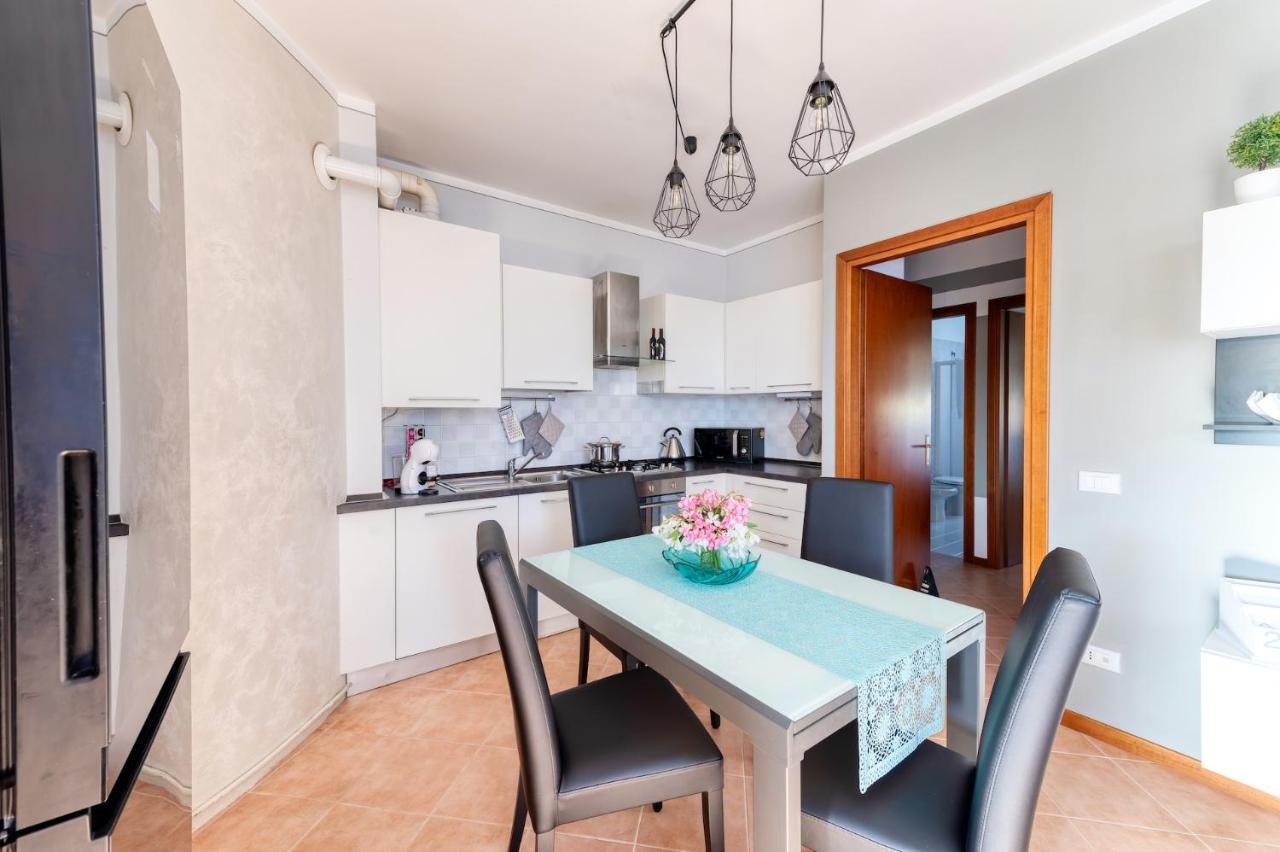Wolf House - Sirmione Holiday מראה חיצוני תמונה