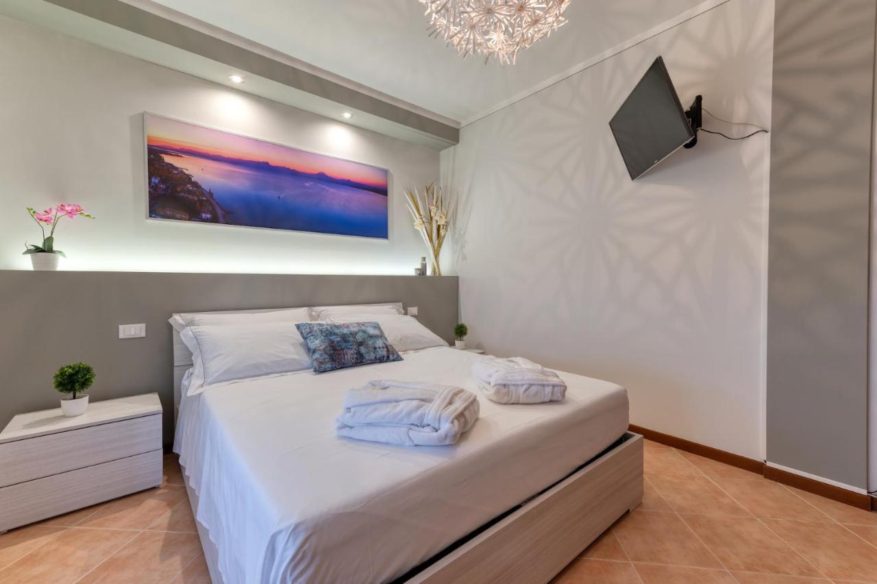 Wolf House - Sirmione Holiday מראה חיצוני תמונה