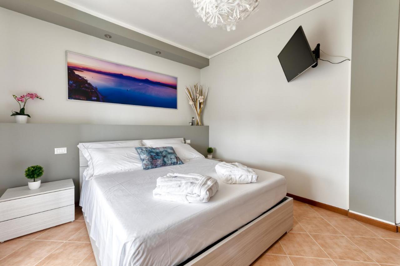 Wolf House - Sirmione Holiday מראה חיצוני תמונה