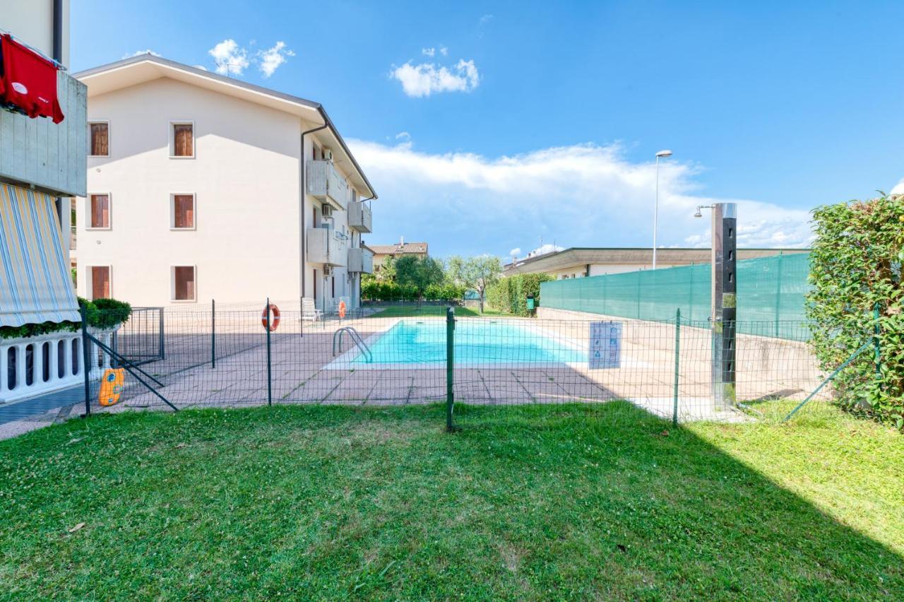 Wolf House - Sirmione Holiday מראה חיצוני תמונה