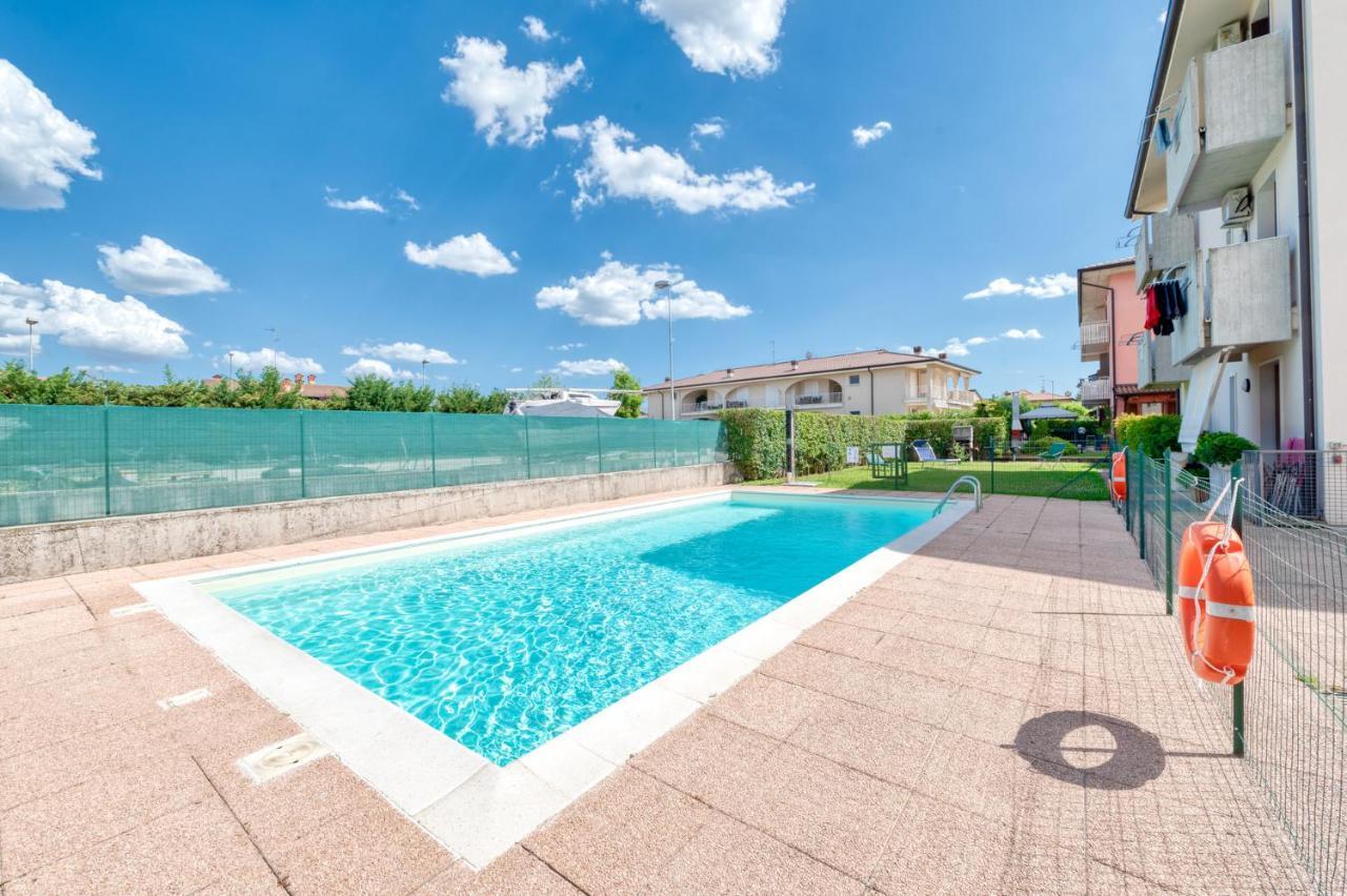 Wolf House - Sirmione Holiday מראה חיצוני תמונה